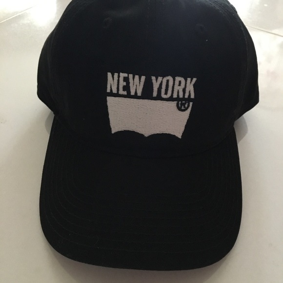 New black Levi's New York snap back baseball hat. Unisex - Picture 1 of 7